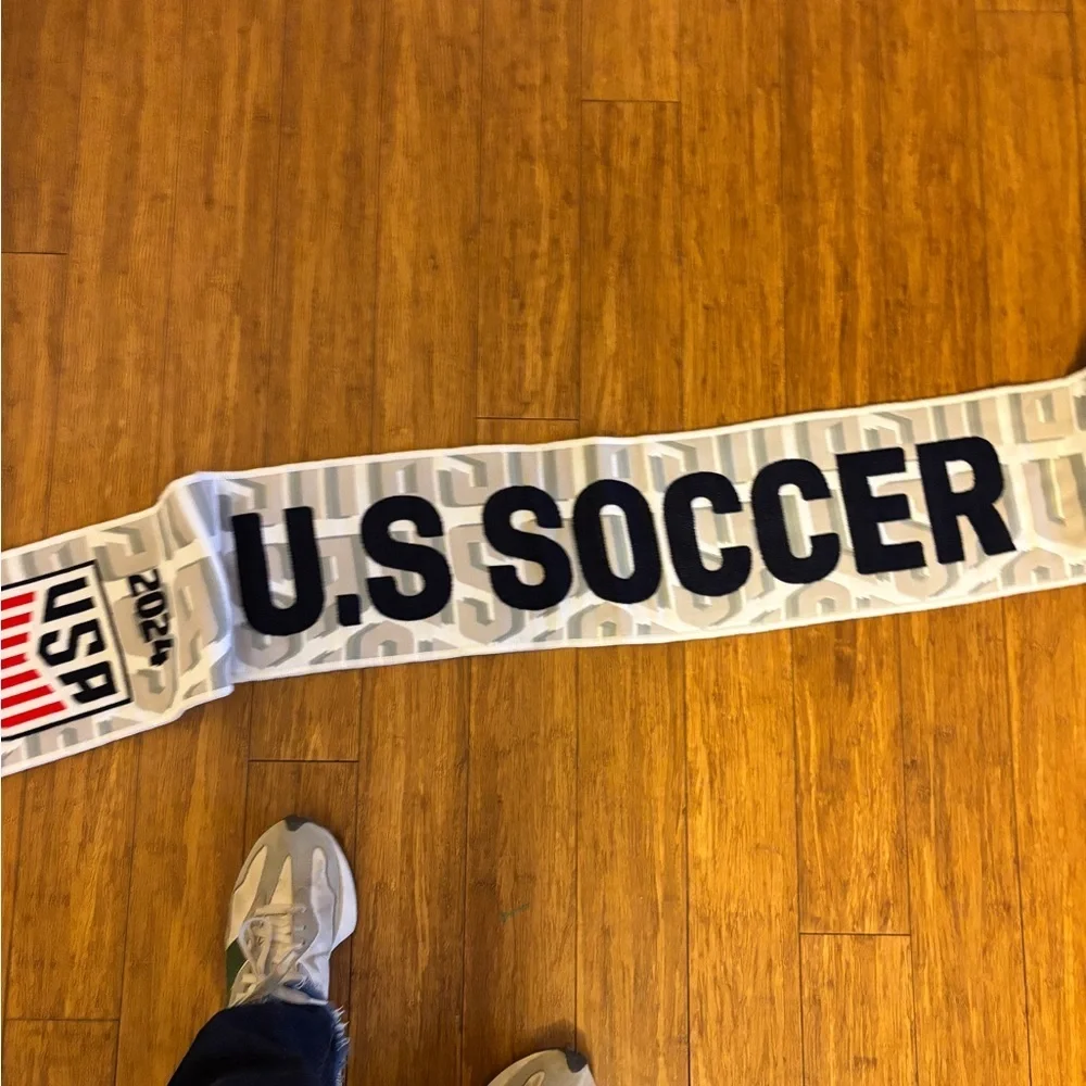 USA soccer 2024 Scarf with Red and White Design